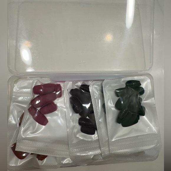 8 Packs Short Acrylic Matte Press on Nails - Coffin - Medium - Picture 4 of 4